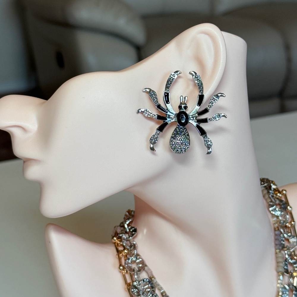 Black Crystal Spider Stud Earrings - Picture 4 of 12